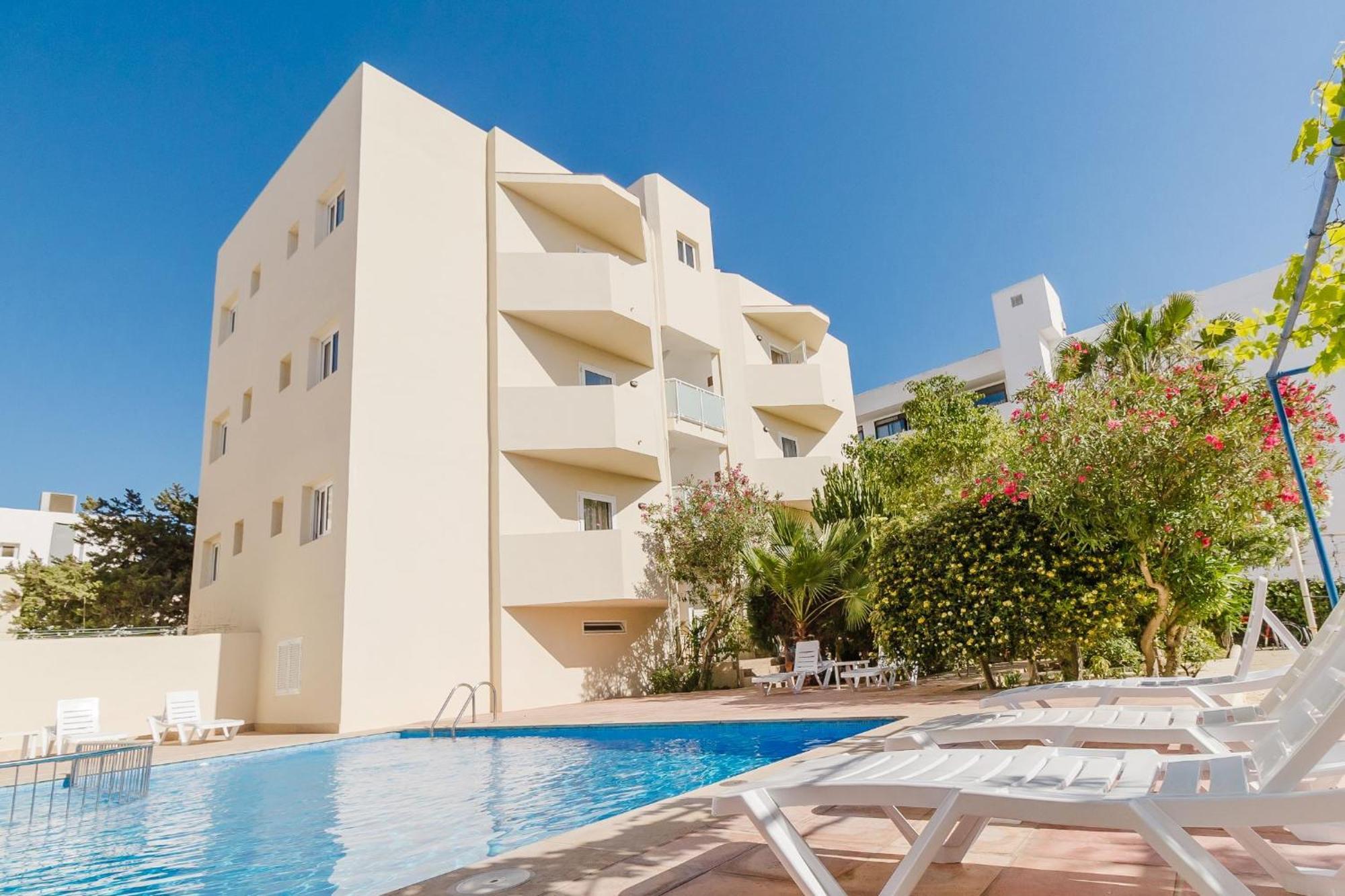 Apartamentos Timon - Emar Hotels Es Pujols Eksteriør billede
