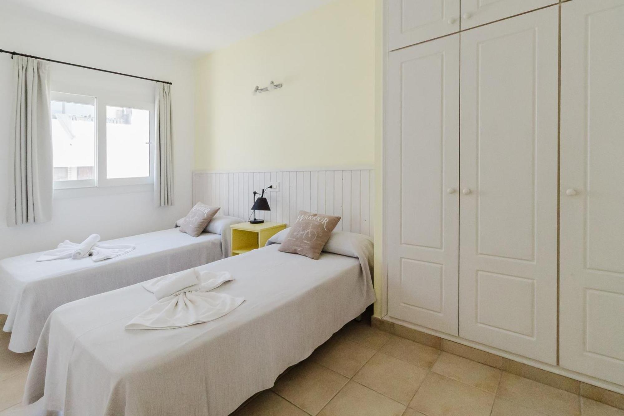 Apartamentos Timon - Emar Hotels Es Pujols Eksteriør billede